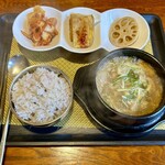 韓国料理プルコギ家 - 料理写真:ママの おまかせ朝食