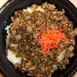 豚丼 BLACK - 豚そぼろ丼