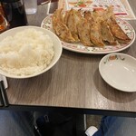 餃子の王将 - 餃子2人前＋ライス（中）