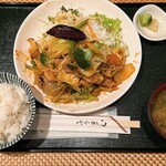 やっぱりおいしいごはんが一番 - 豚肉と野菜の豆板醤炒め定食（1000円）