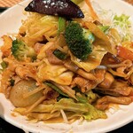 やっぱりおいしいごはんが一番 - 豚肉と野菜の豆板醤炒め定食（1000円）