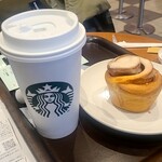 スターバックス・コーヒー - シナモンロール頼むと、インスタント一個ついてきました♪