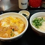 Nakau - 親子丼 490円 ＋ 小うどん はいから 180円