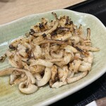 Honkakuha Hakata Udon Hasida Taikiti - サービスで炙り鶏皮