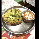 サイノ アジアンキッチン - バジルチーズナンとスペシャルバターチキン　　byまみこまみこ