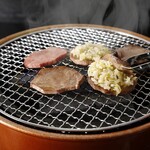 Specially selected thick-sliced Cow tongue is extremely delicious! Garnished with green onion salt