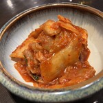 炭火焼肉 肉刺し にく式 - キムチ