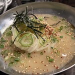 炭火焼肉 肉刺し にく式 - 盛岡冷麺