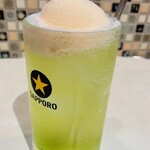 Yakiton Oogiri - アイスがのったメロンクリームソーダサワー！