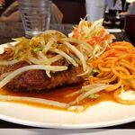 アミティ - 日替りランチ（照り焼きハンバーグ）ドカ盛り900円