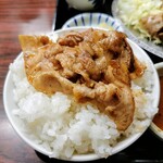 Uchuuken Shokudou - タレに漬けてご飯に乗せてワシワシ