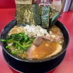 家系ラーメン たつ家 - ラーメン中盛950円
玉ねぎ50円
