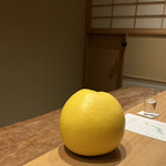 米増 - 熊本・八代の特産品『晩白柚(ばんぺいゆ)』を使った水菓子が爽やか。食材の生産地を明記してくださっており、生産者さんへのリスペクトが感じられます。