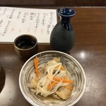 Shouya - 日本酒大徳利の常温とお通し〔白身魚の南蛮漬け〕