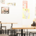 こなもん天国 - イートインコーナーも設けております。ゆっくり座ってお召し上がりいただけます！