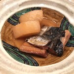 竹ちゃん鮨 - ニシンと大根の煮物　日本酒と相性良し