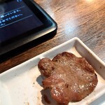 Yakiniku Suehirokan - 家族と行くとほぼ焼いてもらい、自分は食べるばかり