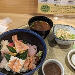 Hakata Tarou Sushi - ランチ海鮮丼（950円）