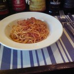 オステリア アルコバレーノ - イタリア産ベーコン玉葱トマトソーススパゲッティ 1000円