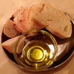 アッラ・クチーナ・デル・ソーレ - ［１回目］塩気の少ないイタリアらしいパン