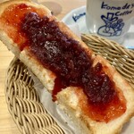 コメダ珈琲店 - 【モーニング】珈琲520円（いちごジャム＋小倉）