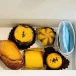 松蔵ポテト - 料理写真:てまりポテト173円、ポテまろ173円、ポテコロ173円、スイートポテト（g計で）344円、ブッセラ227円