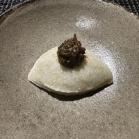 蕎味 櫂 - つきたてのお餅よりもっと柔らかな蕎麦がき。蕗の薹のほろ苦さが合う。色白ですが、引きぐるみ。