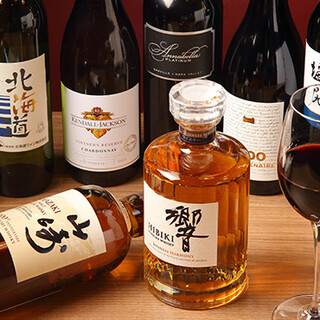 We have a selection of domestic and foreign wines that go well with meat, as well as domestic whiskey.