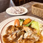 キッチン ヒロ - 若鳥炭火焼き（玉ネギ和風ソース添え）とライス