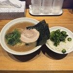 横浜家系ラーメン 満月家 - 