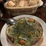 遠藤利三郎商店 - エスカルゴではなくつぶ貝　パンはマスト