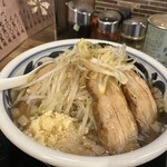 安部製麺所 - 特中華 ニンニク背脂入り880円