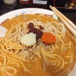 Masuda ya - 追い白胡麻、秘伝の辛みダレ、ピリカラにんにく、にんにく