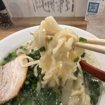 麺や 七彩 - これが手打ちの麺。ホントにホントに美味しい！