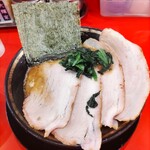 Yokohama Iekei Ramen Daikiya - チャーシューメン。カタメオオメ　￥1000