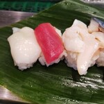 和田鮨 - サバ、貝、マグロ、イカ