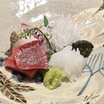 奈良 而今 - お造り　鮪(銚子)赤身　鮪(銚子)中トロ　はりいか(明石) 鯛(明石) 鮑ひも