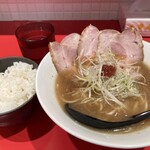 716 - 和風鶏白湯ラーメン(¥700)、ライス(¥150) - 鶏白湯ながら和風出汁っぽいあっさり味でなかなか斬新。黒コショウと梅のピューレがアクセント。ご飯によく合うスープです。