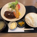 Shabushabu Sumika - ハンバーグステーキ＆エビフライとソーセージ