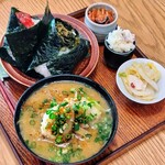 ミハラ キッチン - ■おにぎり定食[すじこ、高菜]
・豚汁に変更