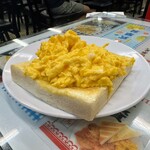 Capital Café - 炒蛋多士＄28