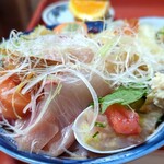 魚春 - 海鮮丼(*´ω｀*)(*´ω｀*)