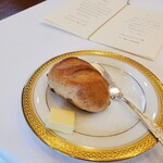 綱町三井倶楽部 - くるみパン