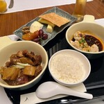 The Wing First Class Lounge  - 前菜、メイン、チーズ