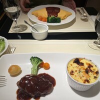 ル グラン - 私はハンバーグ＆ドリア、友人はオムライス(大きくてびっくり‼️でも卵たっぷり美味しかったです♡)