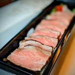 東洋軒 - 「松坂牛ステーキ重弁当」(3,000円！)　シンプルなお姿。