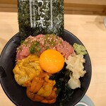 築地うに虎 - ネギトロと2種類のウニ丼　5300円