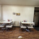 とんかつ・中華の店　食事処　秀 - テーブル席４卓