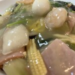 とんかつ・中華の店　食事処　秀 - 具沢山！