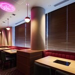 PRETTY PORK FACTORY & KATSUプリポー - 4人席ボックスタイプ